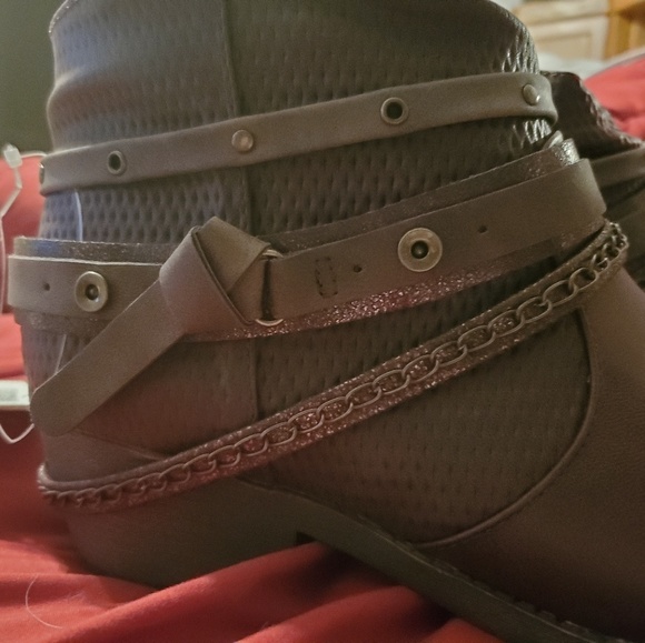 SO brown ankle boots. - Picture 5 of 5